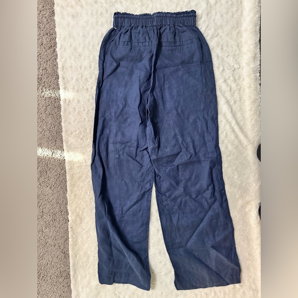 Michael Stars
Jules High Rise Loose Wide Leg Linen Pant in navy - Picture 6 of 12